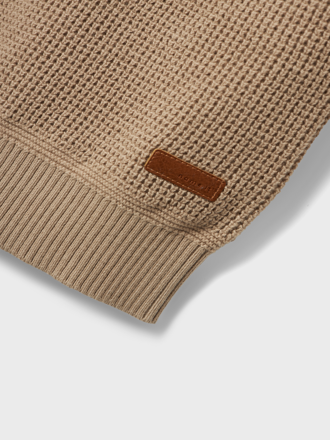 model_shot-front_full